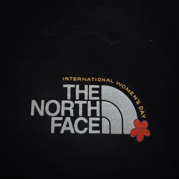 The North Face Graphic T Shirt Women’s XL - Picture 3 of 3